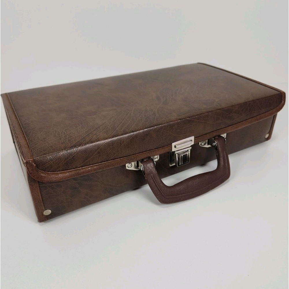 VTG Faux Brown Leather Cassette Tape Portable Case Holds 24‎ in Great Condition